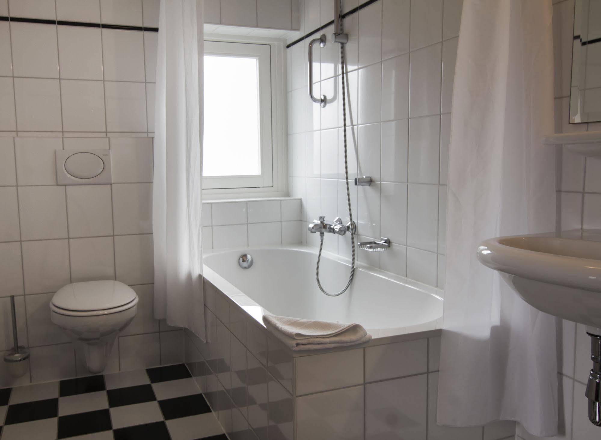 Hotel Boer Goossens Den Dungen ภายนอก รูปภาพ