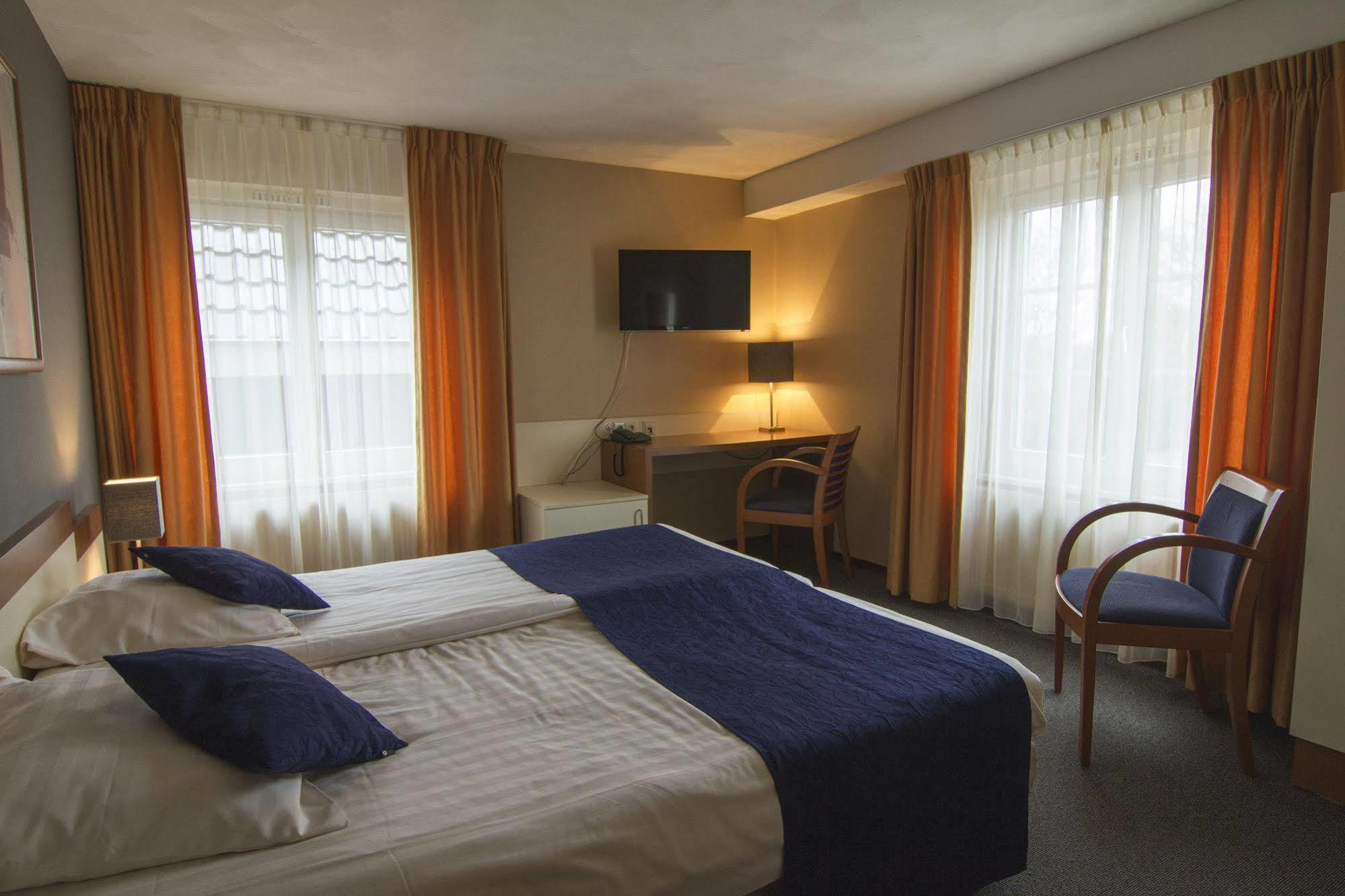 Hotel Boer Goossens Den Dungen ภายนอก รูปภาพ